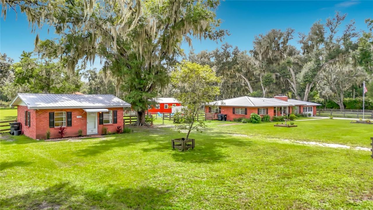 1644 W Socrum Loop Road, Lakeland, FL 33810 Photo