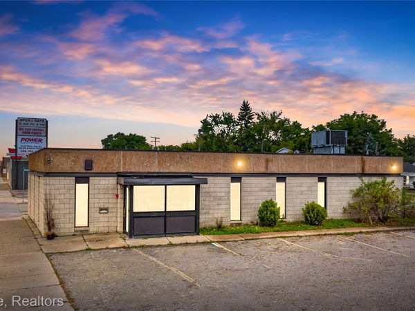 21511 Van Dyke Avenue , Warren, Mi 48089