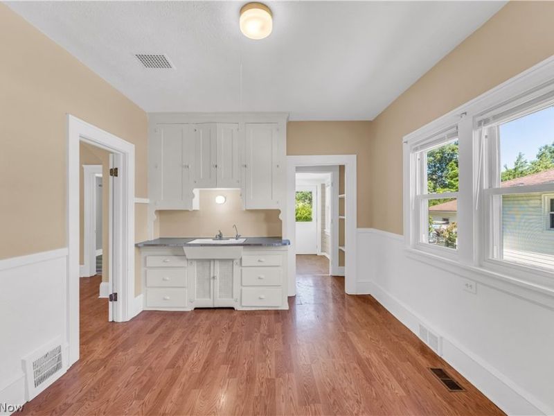 12520 Carrington Avenue, Cleveland, OH 44135 Photo 12