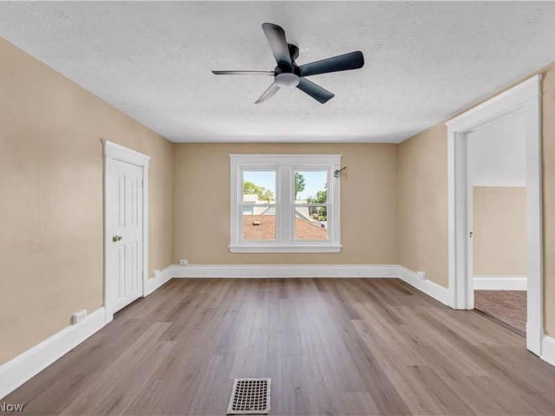 12520 Carrington Avenue, Cleveland, OH 44135 Photo 8