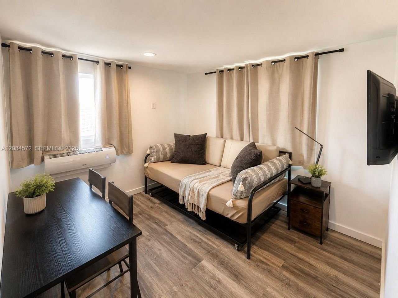 1430 NE 149th St , Unit #B, Miami, FL 33161 Photo