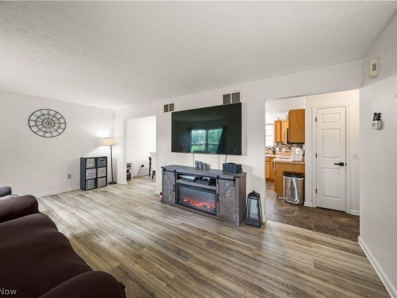 9545 Greenmeadow Road, Windham, OH 44288 Photo 4