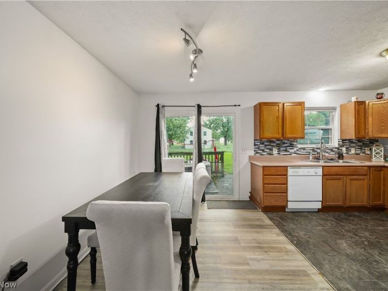 9545 Greenmeadow Road, Windham, OH 44288 Photo 7