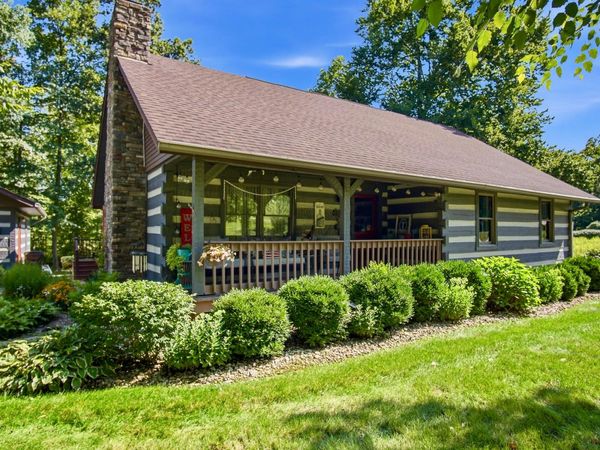 2630 Red Fox , Duncan Falls, OH 43734
