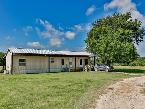 574 County Road 134 , Gainesville, TX 76240