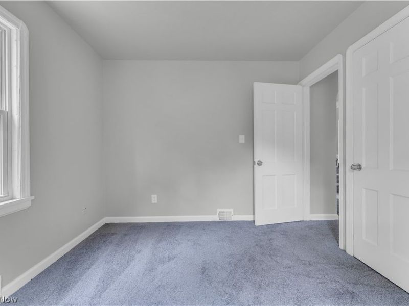 18907 Harlan Drive, Maple Heights, OH 44137 Photo 17