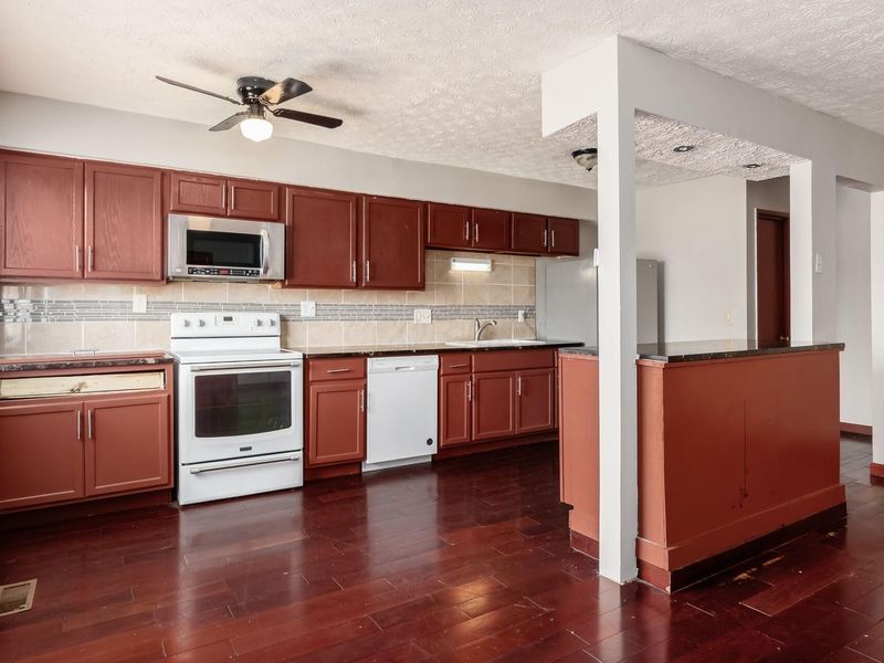 2325 Laurelwood Drive, Columbus, OH 43229 Photo 10