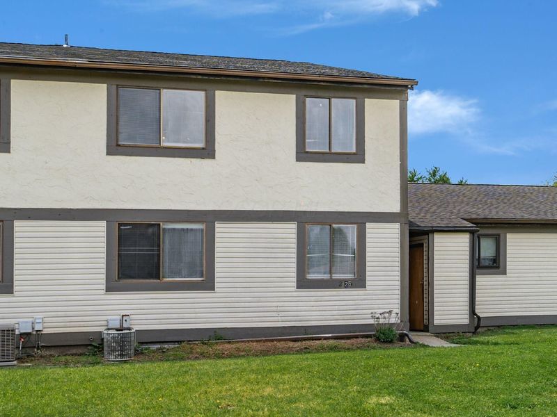 2325 Laurelwood Drive, Columbus, OH 43229 Photo 2