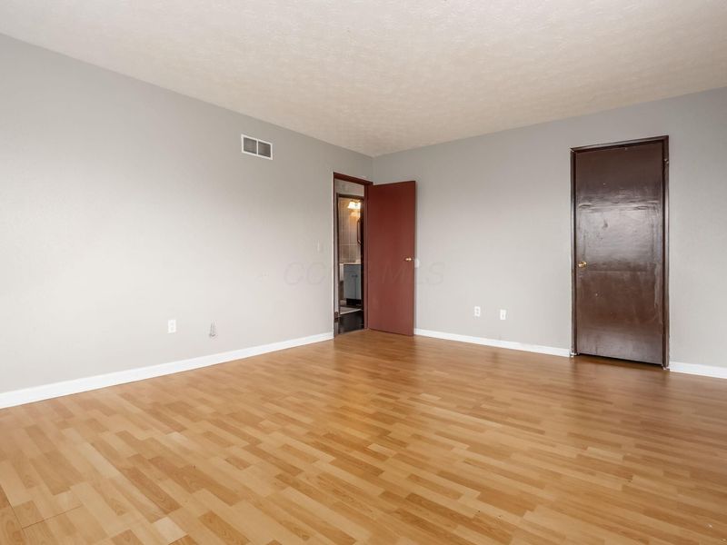 2325 Laurelwood Drive, Columbus, OH 43229 Photo 27