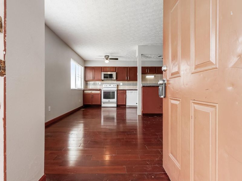 2325 Laurelwood Drive, Columbus, OH 43229 Photo 5