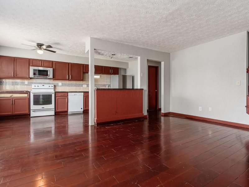 2325 Laurelwood Drive, Columbus, OH 43229 Photo 6
