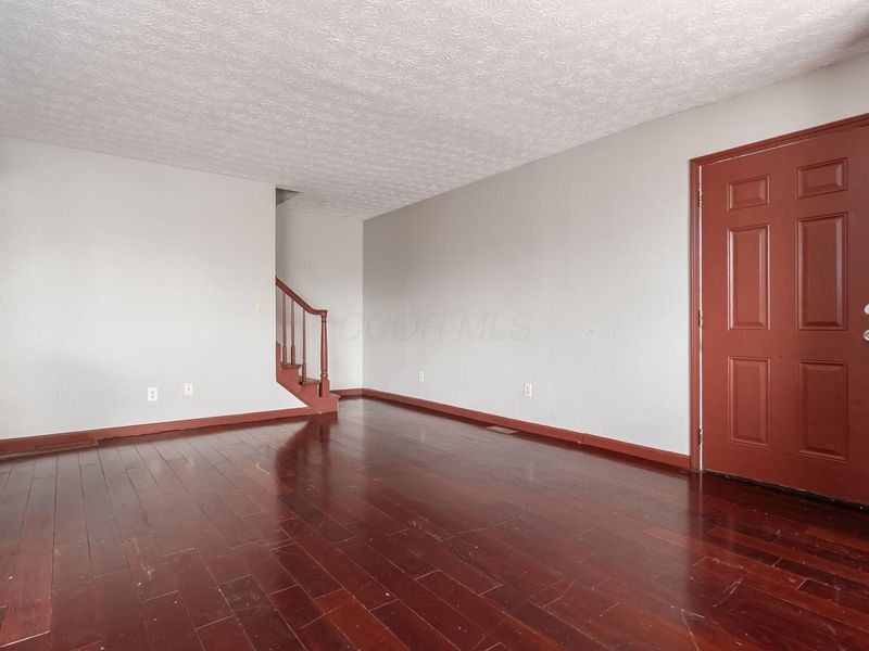 2325 Laurelwood Drive, Columbus, OH 43229 Photo 7