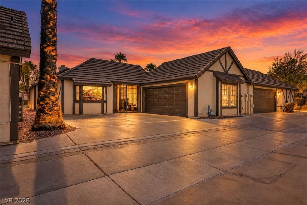 3965 Landsdown Place Las Vegas, NV 89121