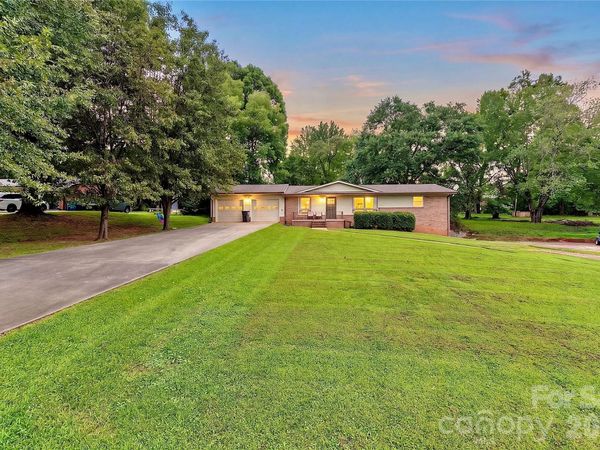 3333 Eastwood Avenue, Morganton, NC 28655