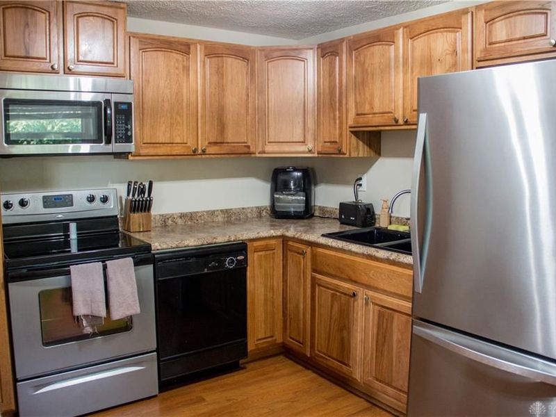 614 Maple Hill Drive, Dayton, OH 45449 Photo 11