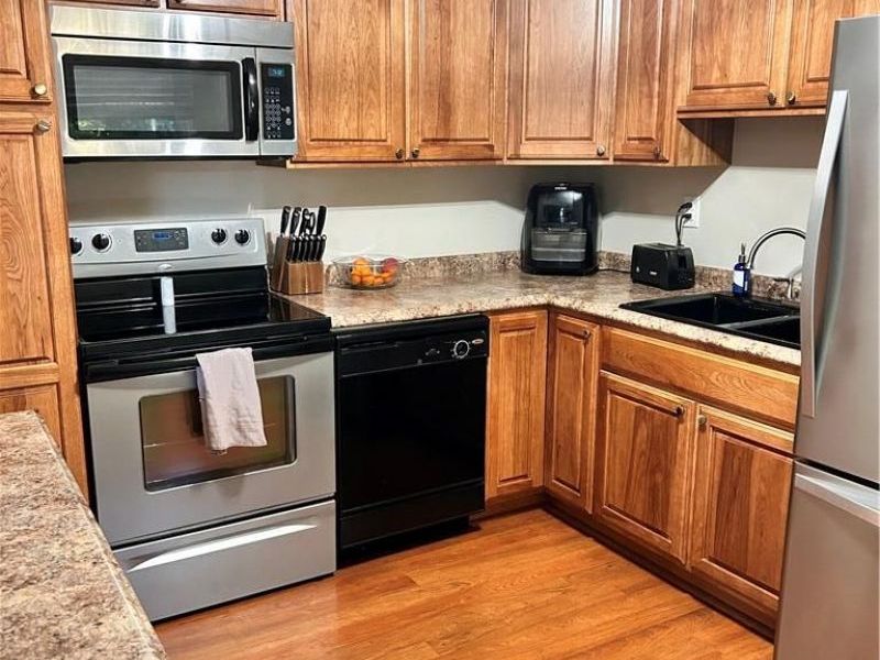 614 Maple Hill Drive, Dayton, OH 45449 Photo 2