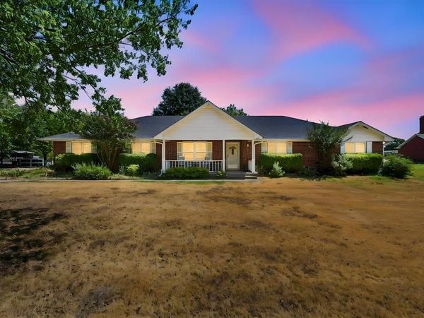 706 Georgetown Road, Ovilla, TX 75154