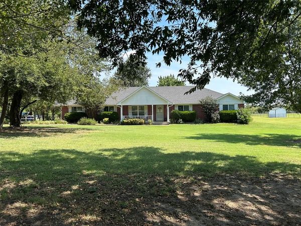 706 Georgetown Road , Ovilla, TX 75154