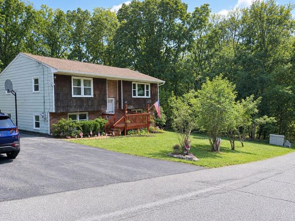 1 Walnut Trail W, Wurtsboro, NY 12790
