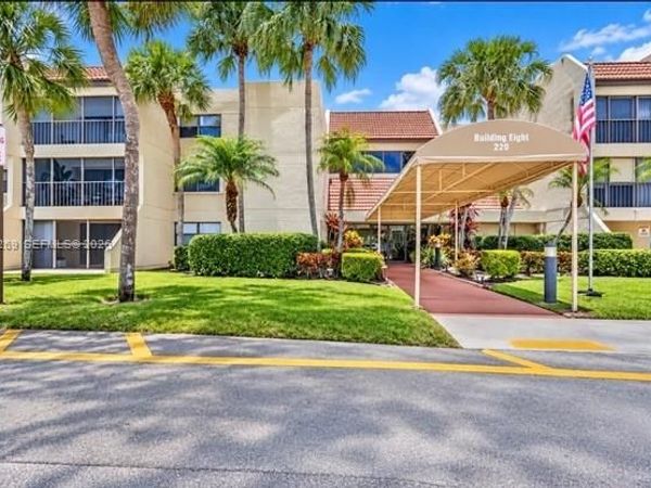 220 Lakeview Dr, Unit 101, Weston, FL 33326