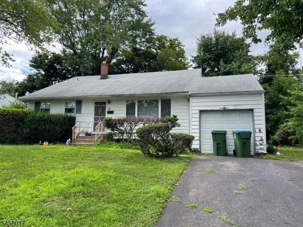 25 Eardley Rd, Edison, NJ 08817