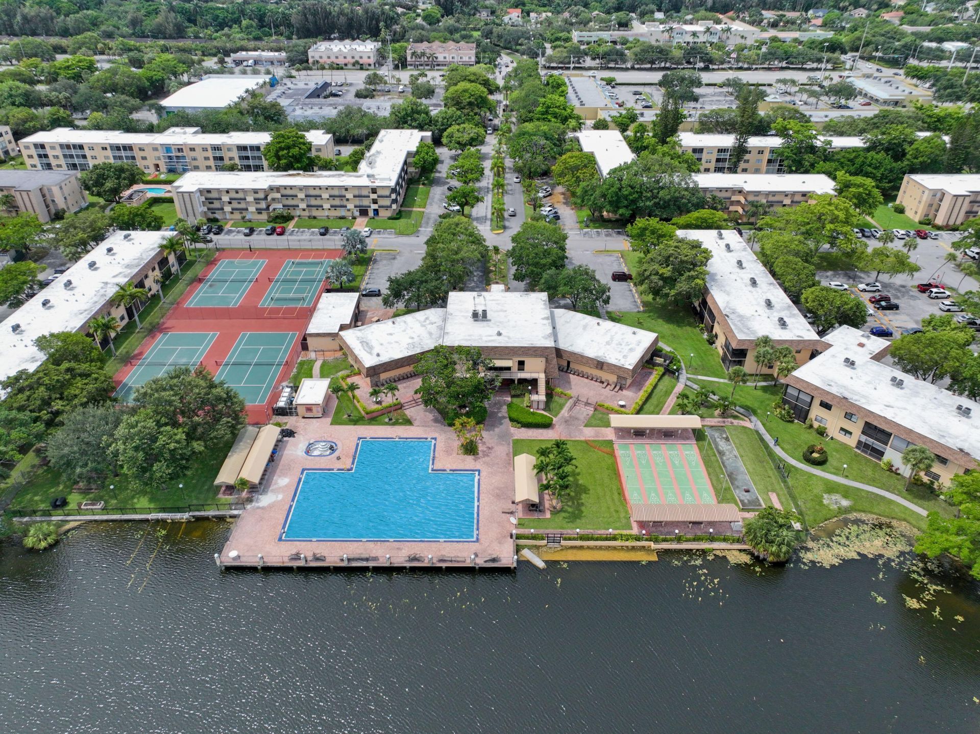 145 Essex Road, Unit 1-30, Hollywood, FL 33024 Photo