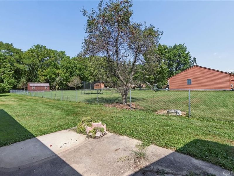 2430 W Choctaw Drive, London, OH 43140 Photo 29