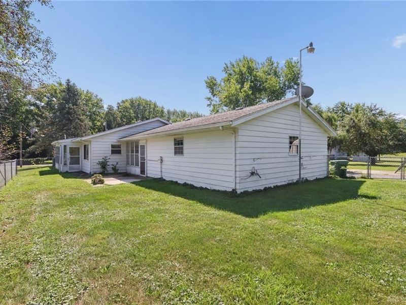 2430 W Choctaw Drive, London, OH 43140 Photo 35