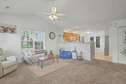 122 Taylor Circle photo 4