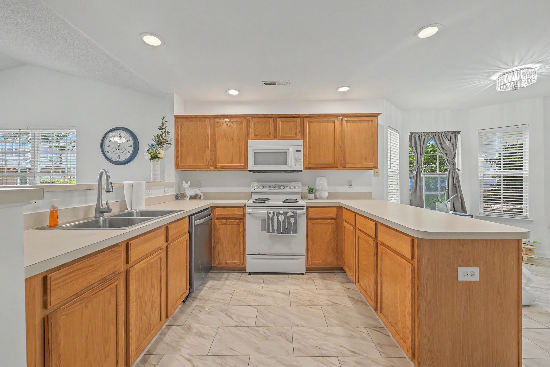 122 Taylor Circle Photo 7