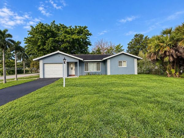 8001 NW Avenida 108 , Tamarac, FL 33321
