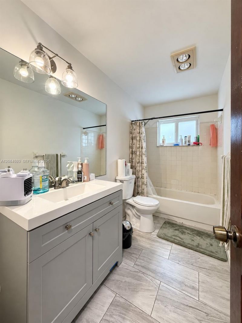 8001 NW 108 Ave, Tamarac, FL 33321 Photo