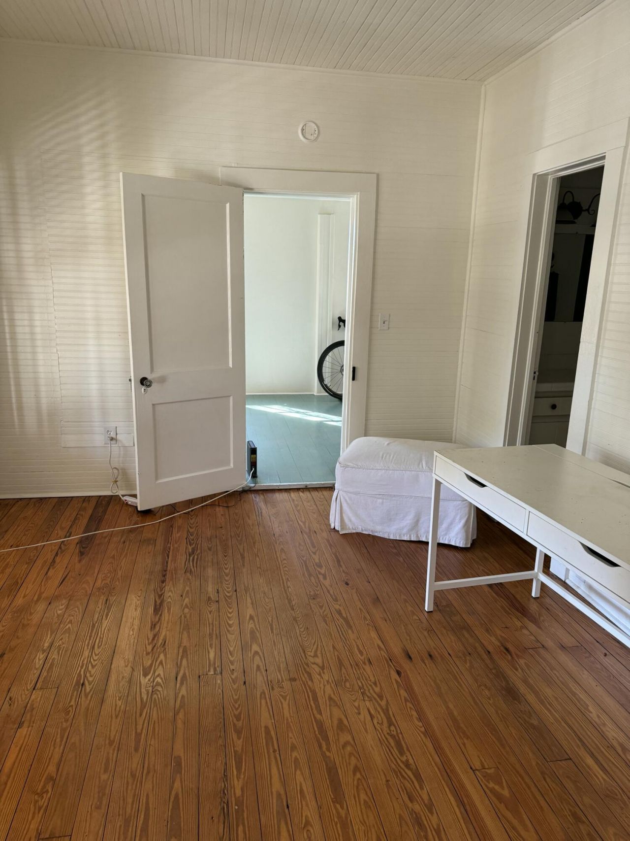 2068 Ion Avenue Photo 15