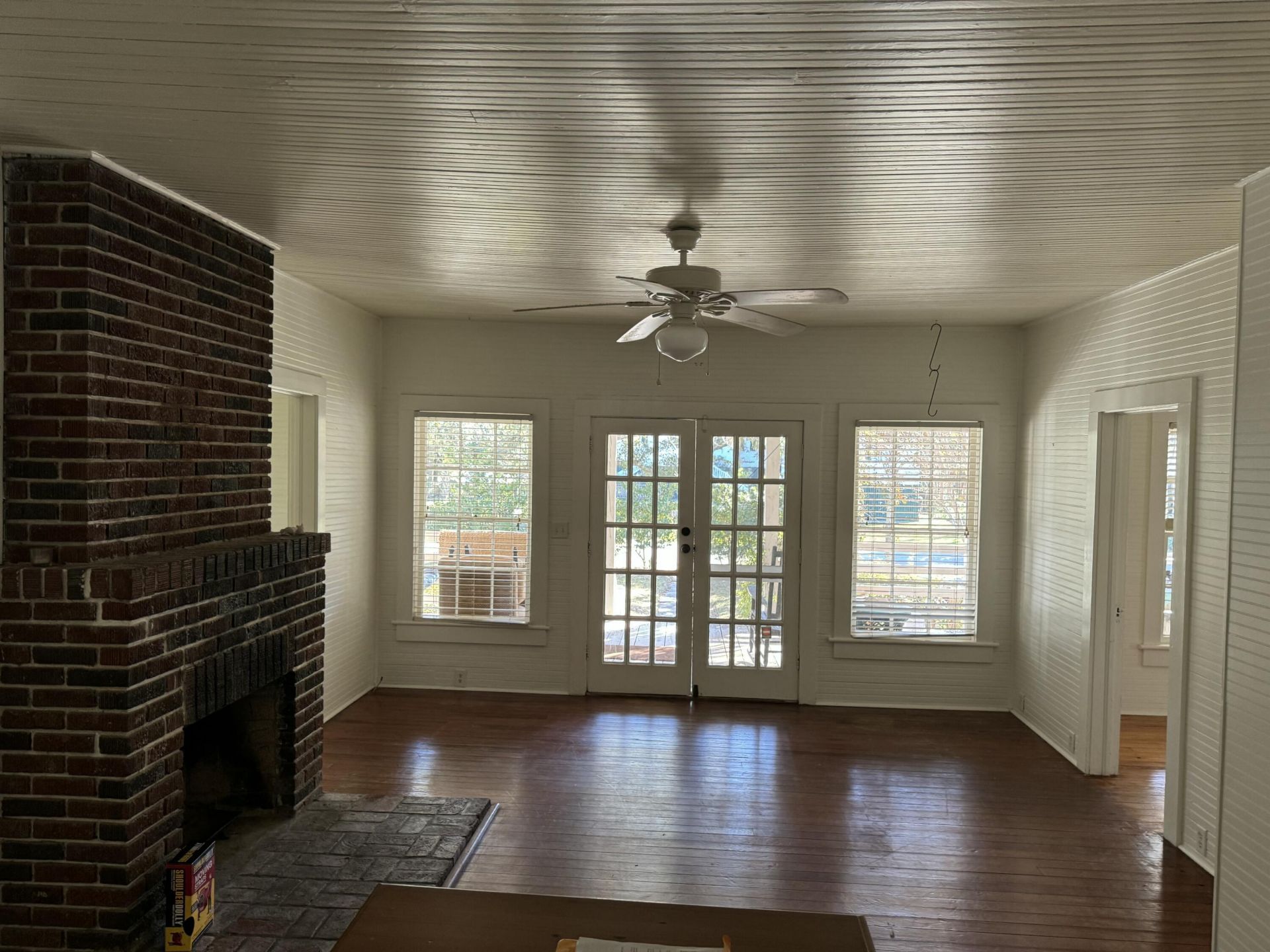 2068 Ion Avenue Photo 6