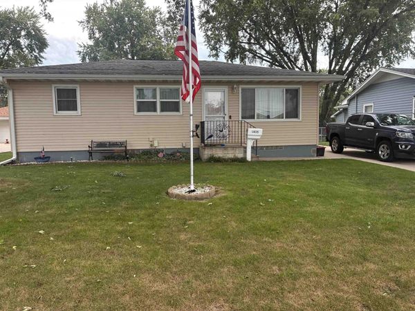 1835 Plymouth Avenue, Waterloo, IA 50702