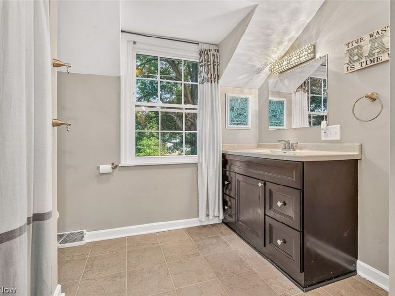 1901 Devonshire Drive NW, Canton, OH 44708 Photo 18