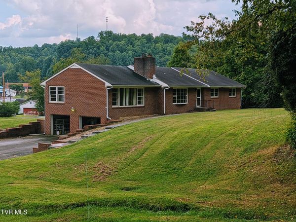 217 Market Street, Clintwood, VA 24228