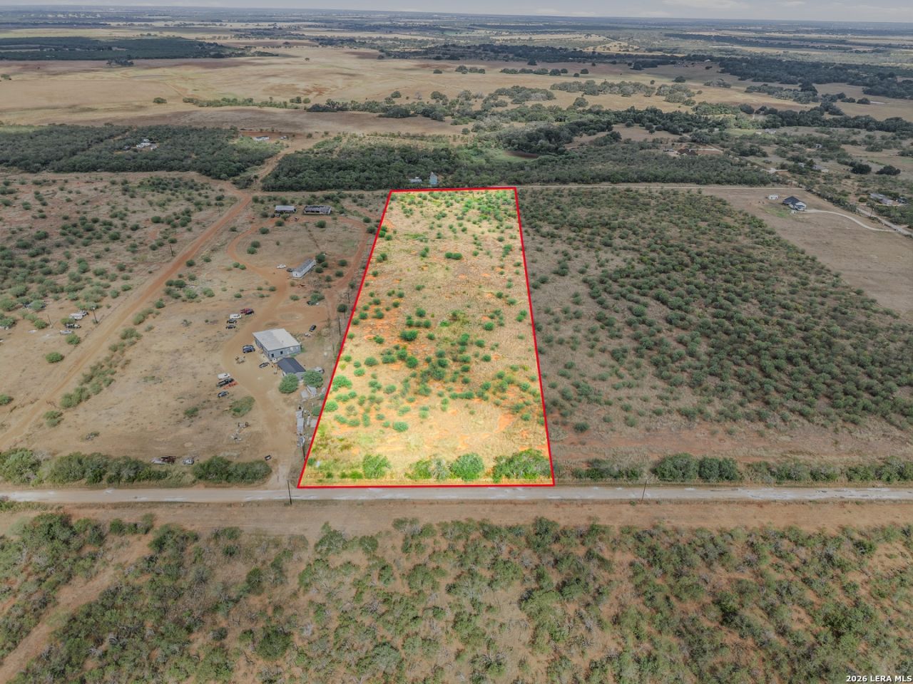 877 County Road 106, Floresville, TX 78114 Main Photo
