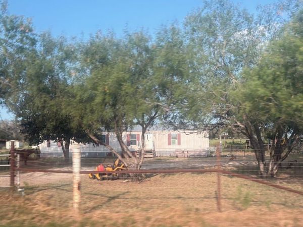 138 Terrace Hill, Floresville, TX 78114