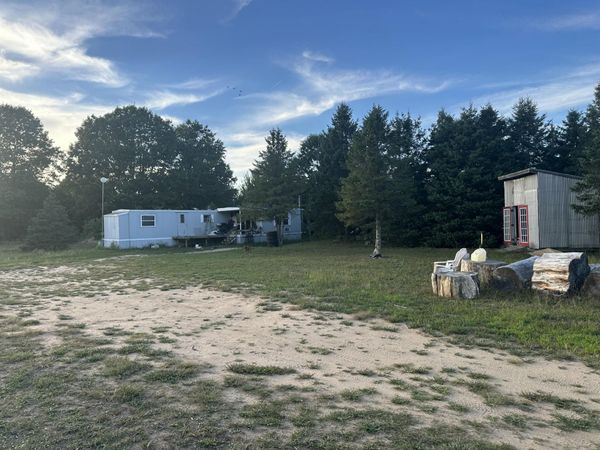 1075 E Madison Road, Hart, MI 49420