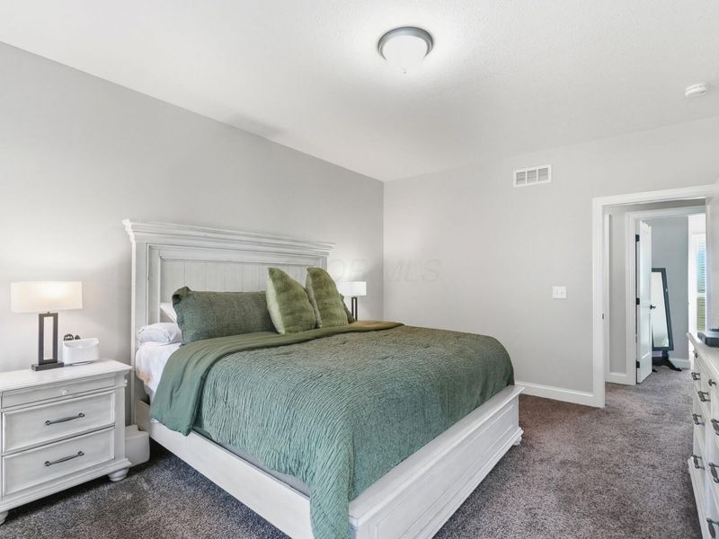 6377 Harrisburg Georgesville, Grove City, OH 43123 Photo 18