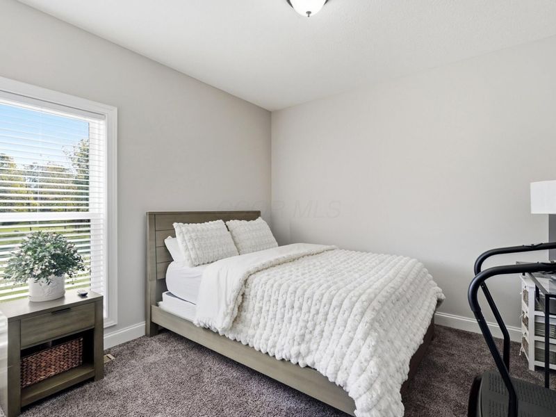 6377 Harrisburg Georgesville, Grove City, OH 43123 Photo 23