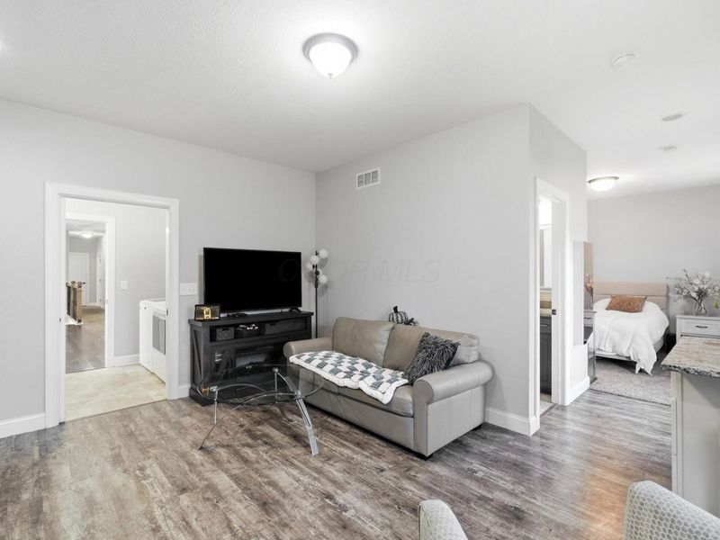 6377 Harrisburg Georgesville, Grove City, OH 43123 Photo 27