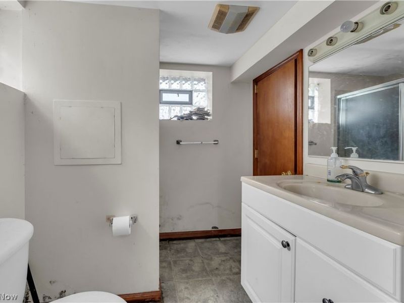 1460 E 204th Street, Unit 1/DN, Euclid, OH 44117 Photo 16