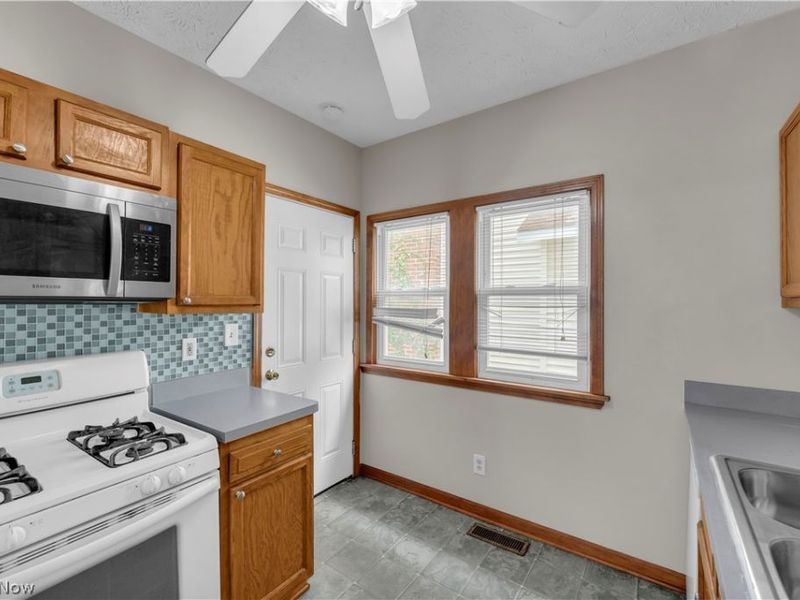 1460 E 204th Street, Unit 1/DN, Euclid, OH 44117 Photo 7