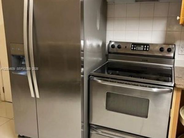 103 SE 5th St , Unit b, Dania Beach, FL 33004