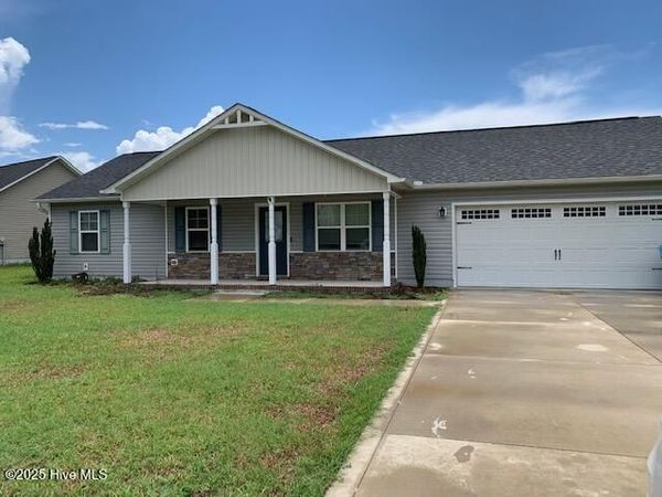 716 Addor Drive , Richlands, NC 28574