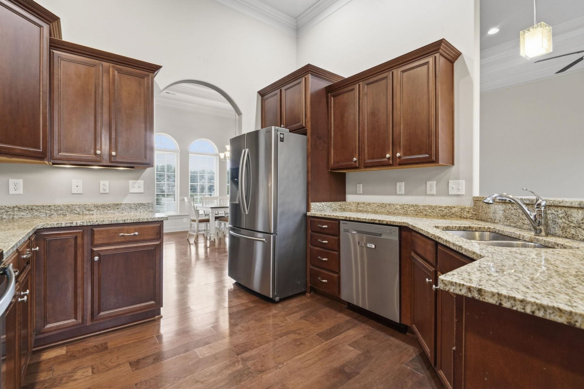 9060 Abingdon Dr. Photo 11