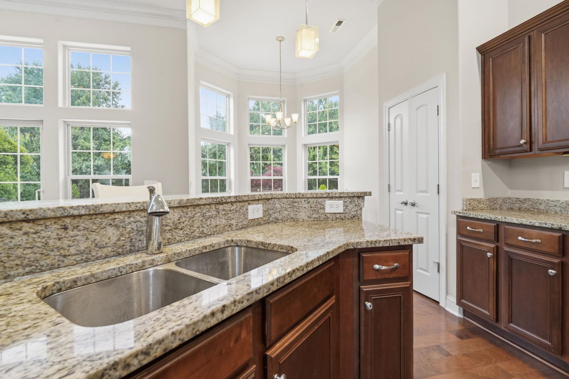 9060 Abingdon Dr. Photo 15