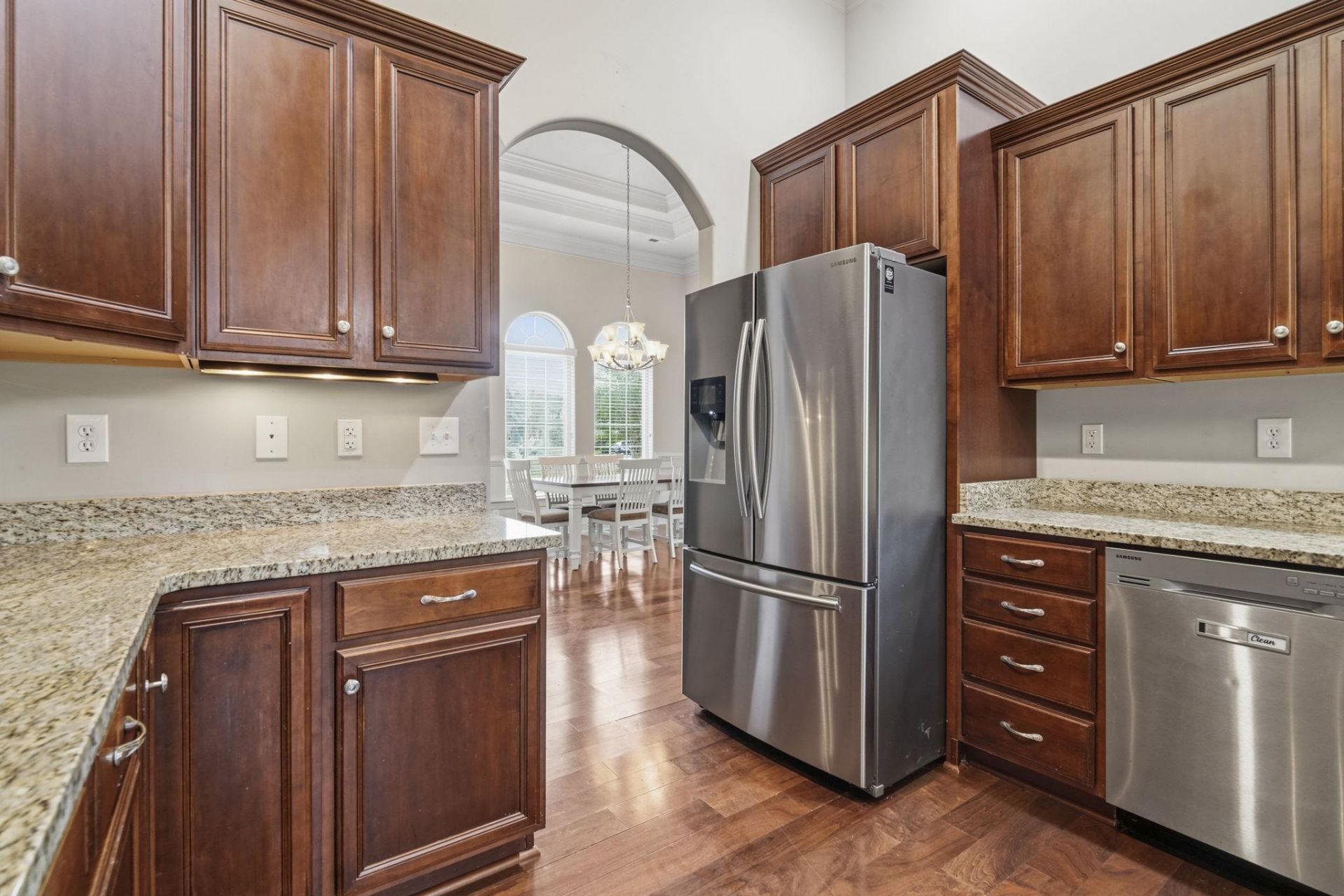 9060 Abingdon Dr. Photo 16